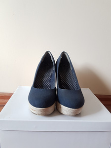 Reserved kingad, sinine ja valge, tekstiil, 38 suurus (2 foto / 3)