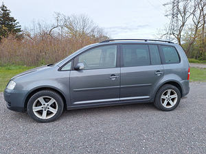Volkswagen Touran (1 foto / 13)
