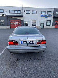 Mercedes-Benz E300 OM606 (6 foto / 9)