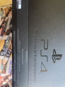 Sony Play Station 4 (1 фото из 3)