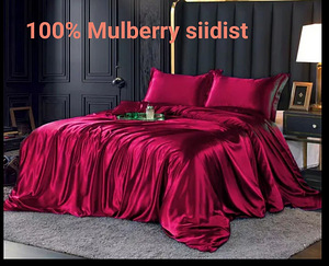 Комплект постельного белья из 100% шелка (1 фото из 10)