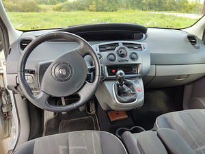 Renault Grand Scenic 1,9d 2004 (9 foto / 15)
