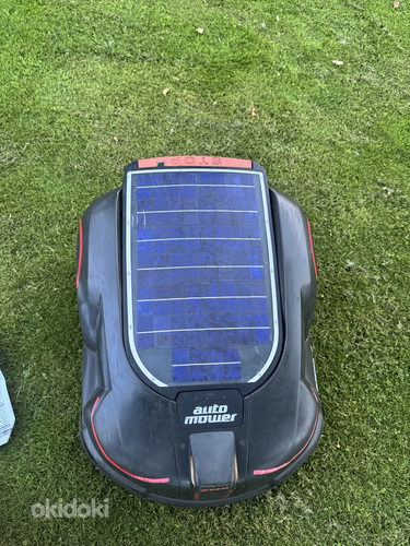 Huscqvarna Automower Solar Hybrid