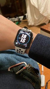Apple Watch 4 Nike 44 (1 foto / 3)