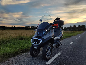 Piaggio MP3 250 IE LT (3 foto / 6)