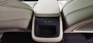 Volvo XC90 235hp Inscription 7s AT8 AWD 2.0 B5 KERS Kerghübr (8 foto / 12)