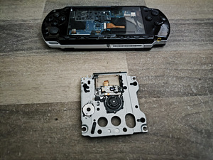 Playstation Portable PSP 2000 (2 foto / 8)