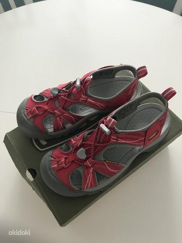 Новые женские походные сандалии KEEN размер 38 (фото #1)