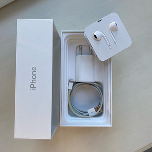 iPhone 11 64 GB White (3 foto / 3)