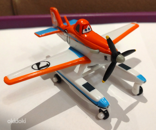 Коллекция игрушечных самолетов (фото #1)