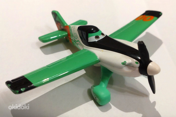 Коллекция игрушечных самолетов (фото #4)