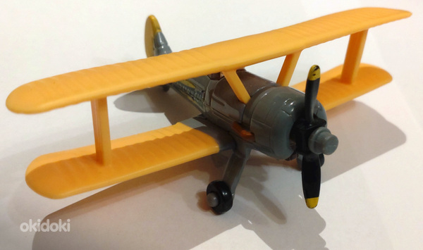 Коллекция игрушечных самолетов (фото #8)