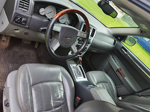 Chrysler 300C с газом (12 фото из 12)