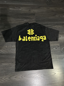 Футболка Balenciaga (2 фото из 2)