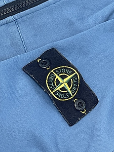 Stone Island (2 foto / 4)