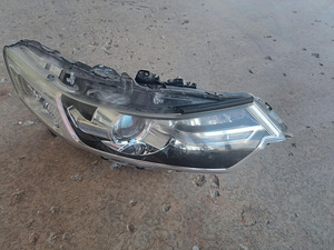 Honda Accord 2008-2016 Headlight/headlamp/Esituli (1 foto / 4)