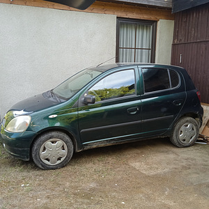 Toyota Yaris (3 foto / 6)