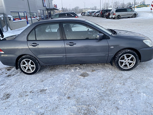 Mitsubishi lancer (2 фото из 7)