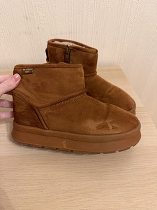 Zara UGG saapad (4 foto / 4)