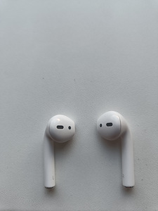 Продам Apple Airpod в оригинальной упаковке (4 фото из 8)