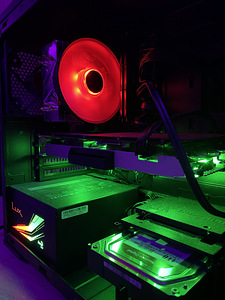 Gaming PC (1 foto / 4)