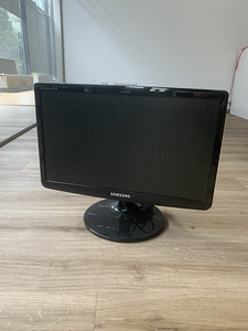 Samsung monitor 18.5" (1 foto / 1)