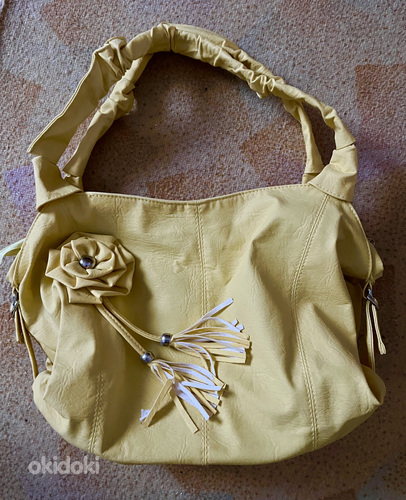 Женская сумочка из желтой искусственной кожи (фото #4)