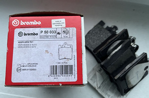Mercedes (Brembo) Tagapiduri Klotsid P50033 (2 foto / 3)