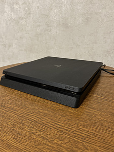 PS 4 slim