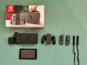 Müüa hall Nintendo Switch 32GB + Mario Kart 8 Deluxe (1 foto / 8)