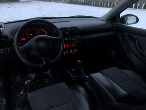 Seat Toledo 1.9tdi 81 kw 2004 (7 foto / 10)