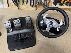 Руль Logitech G25 + педали (1 фото из 1)