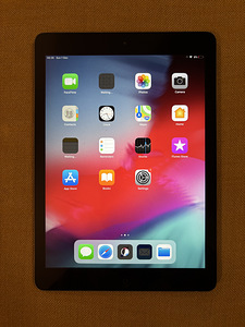 iPad air (1 foto / 2)
