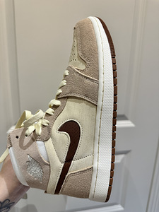 Meeste seemisnahast tossud Nike Jordan Beež & Pruun Air Jordan (6 foto / 7)
