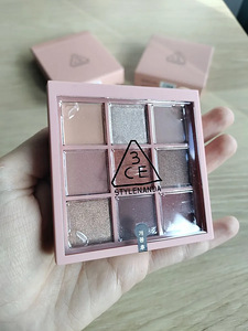 UUS Uus 3CE Mood Recipe Multi Eye Color Palette #OVERTAKE (2 foto / 3)
