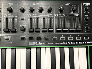 Roland System-1 (с синтезатором PROMARS Plug-Out) (3 фото из 6)