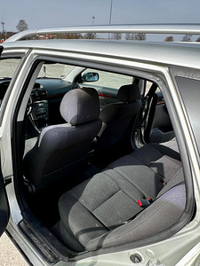 Toyota Avensis 1.8 VVTI Automaat (8 foto / 9)