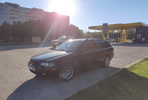 Volvo v40 (3 фото из 8)
