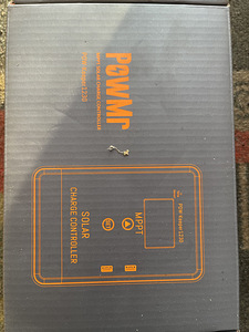MPPT SOLAR CHARGE CONTROLLER (2 foto / 3)