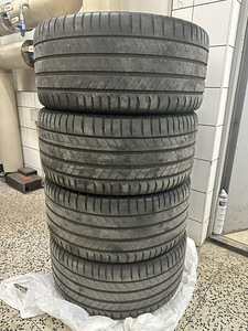 Michelin Latitude Sport 3 295/35R21 (2 foto / 7)