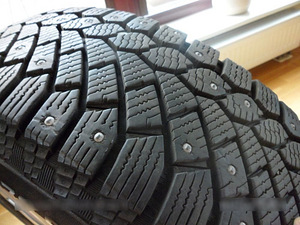 RS Continental Conti Ice Contact 4x4 (3 foto / 3)