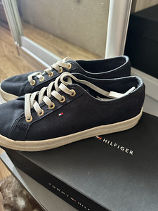 Tommy Hilfiger (1 фото из 2)