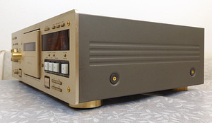 Vanakooli tippklassi kassettdekk Teac V-8030S puldiga (4 foto / 10)