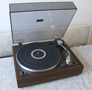 Винтажный проигрыватель винила Pioneer PL-120-II (1 фото из 10)