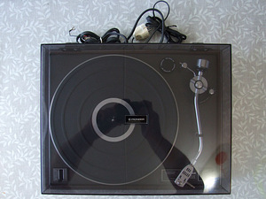 Винтажный проигрыватель винила Pioneer PL-120-II (2 фото из 10)