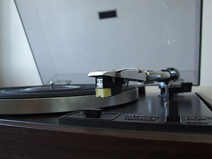 Винтажный проигрыватель винила Pioneer PL-120-II (9 фото из 10)