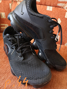 Nike (2 foto / 5)