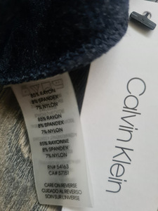 Uus Calvin Klein kampsun, suurus M. (3 foto / 3)