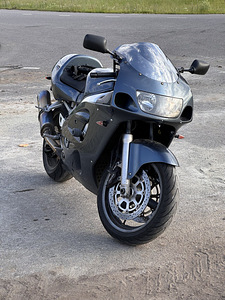 Suzuki GSX-R 600 81kW 1998 sport mootorratas (2 foto / 4)