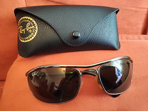 Солнечные очки Ray-Ban оригинал (1 фото из 2)